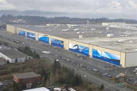 boeing everett factory size.